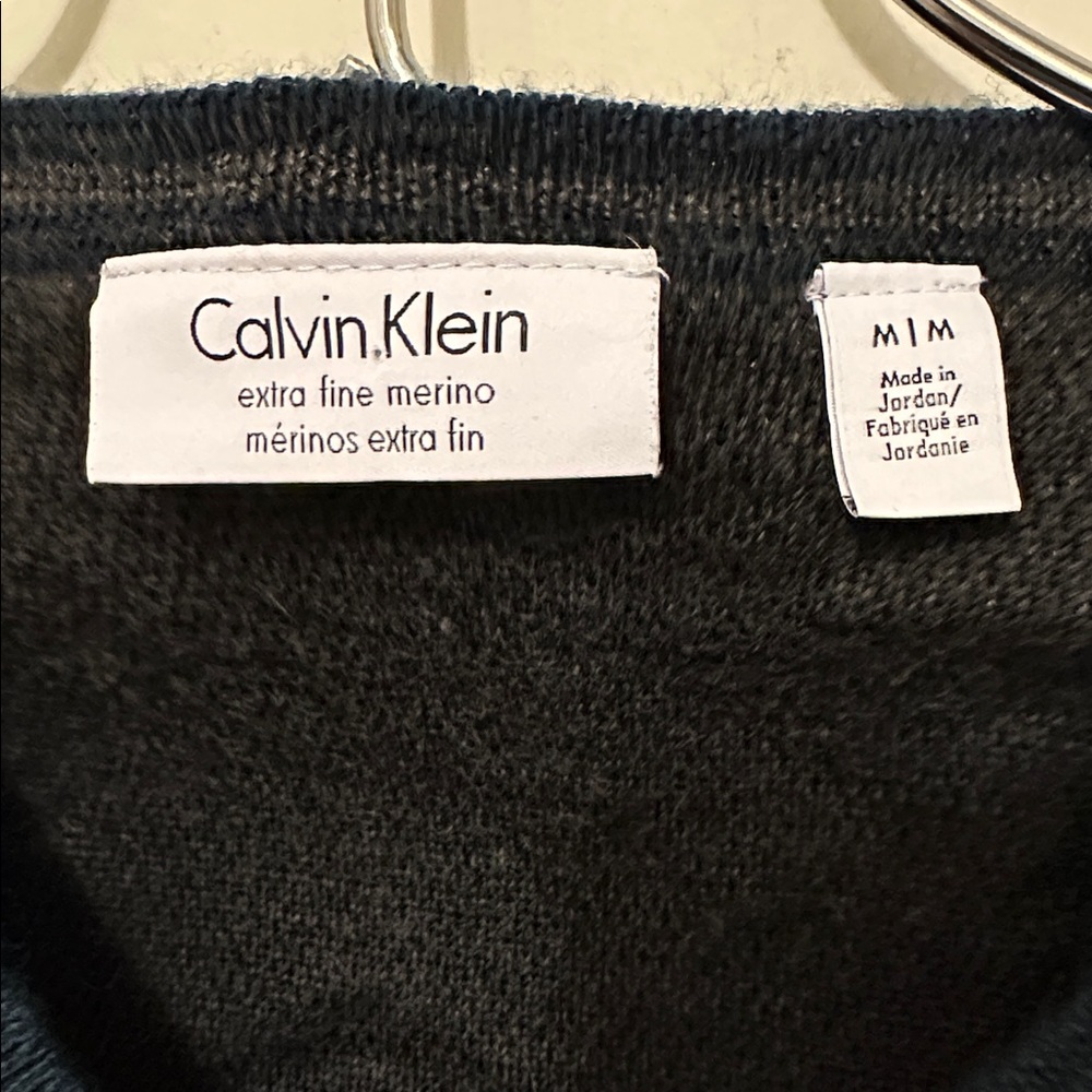 Calvin Klein (M) - Picture 4 of 9